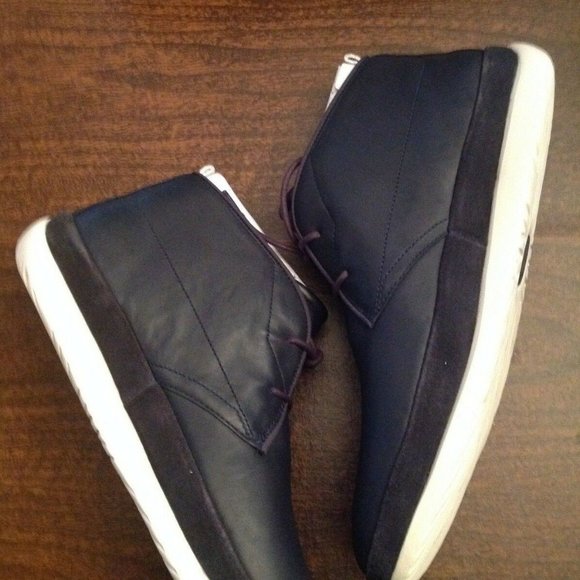 UGG Men's Cali Navy Leather Chukka Boots 12M - New in Box - Picture 1 of 8
